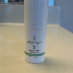 Age Defying Lift & Tight Serum - White and Green